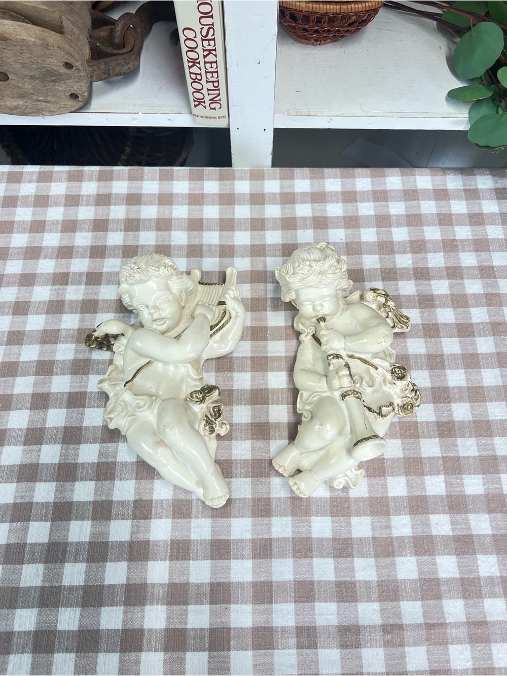 Vintage universal statuary cherub angels wall decor 1968